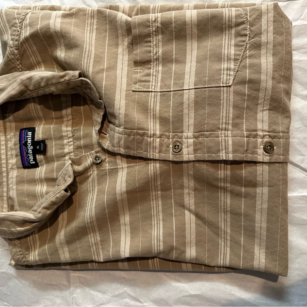 Patagonia Men's Casual Brown Striped Shirt - Picture 8 of 8
